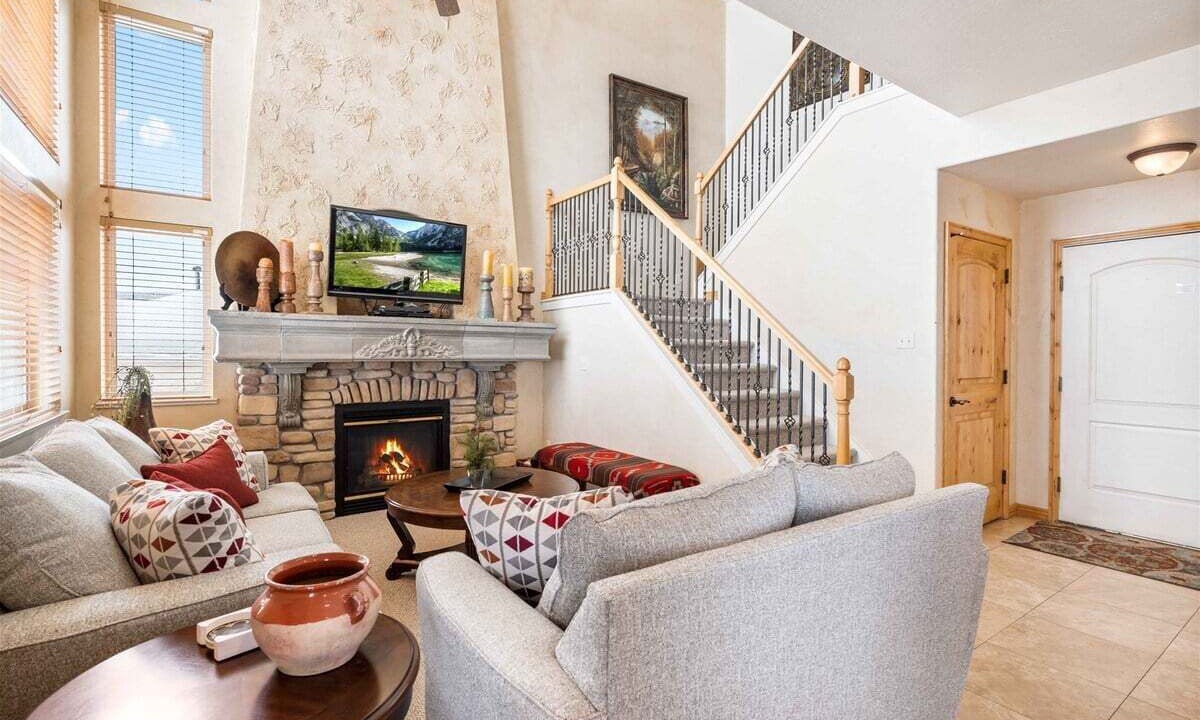 Photo of Livingroom in Wolf Creek