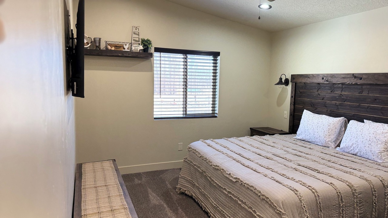 Photo of Bedroom in Torrey