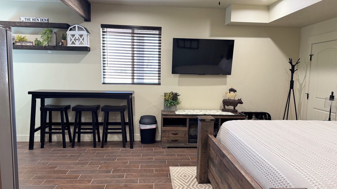Photo of Bedroom in Torrey
