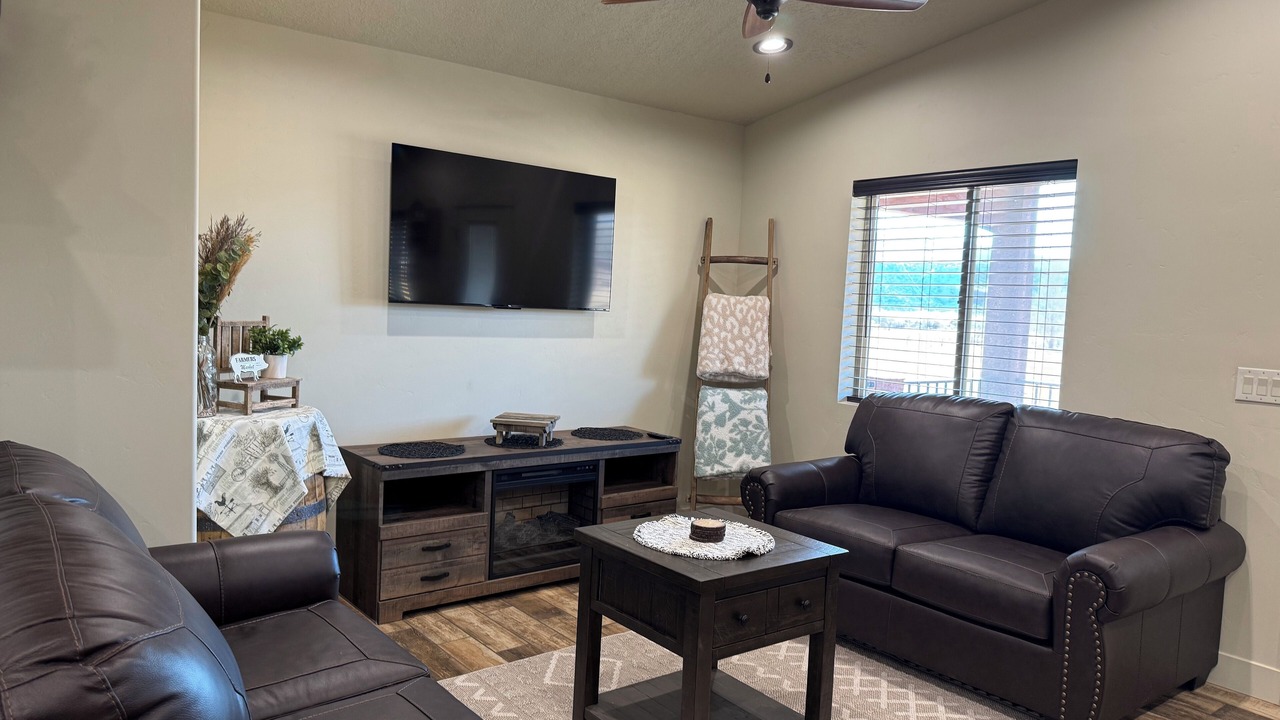 Photo of Livingroom in Torrey