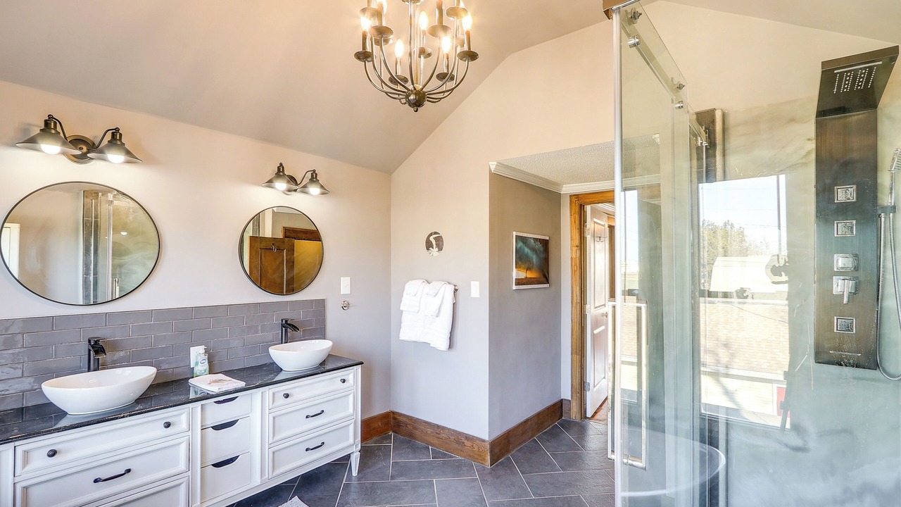 Photo of Bathroom in Hillsboro