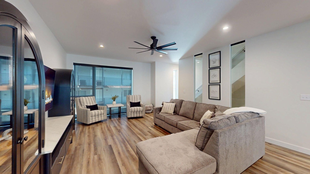 Photo of Livingroom in Iowa City