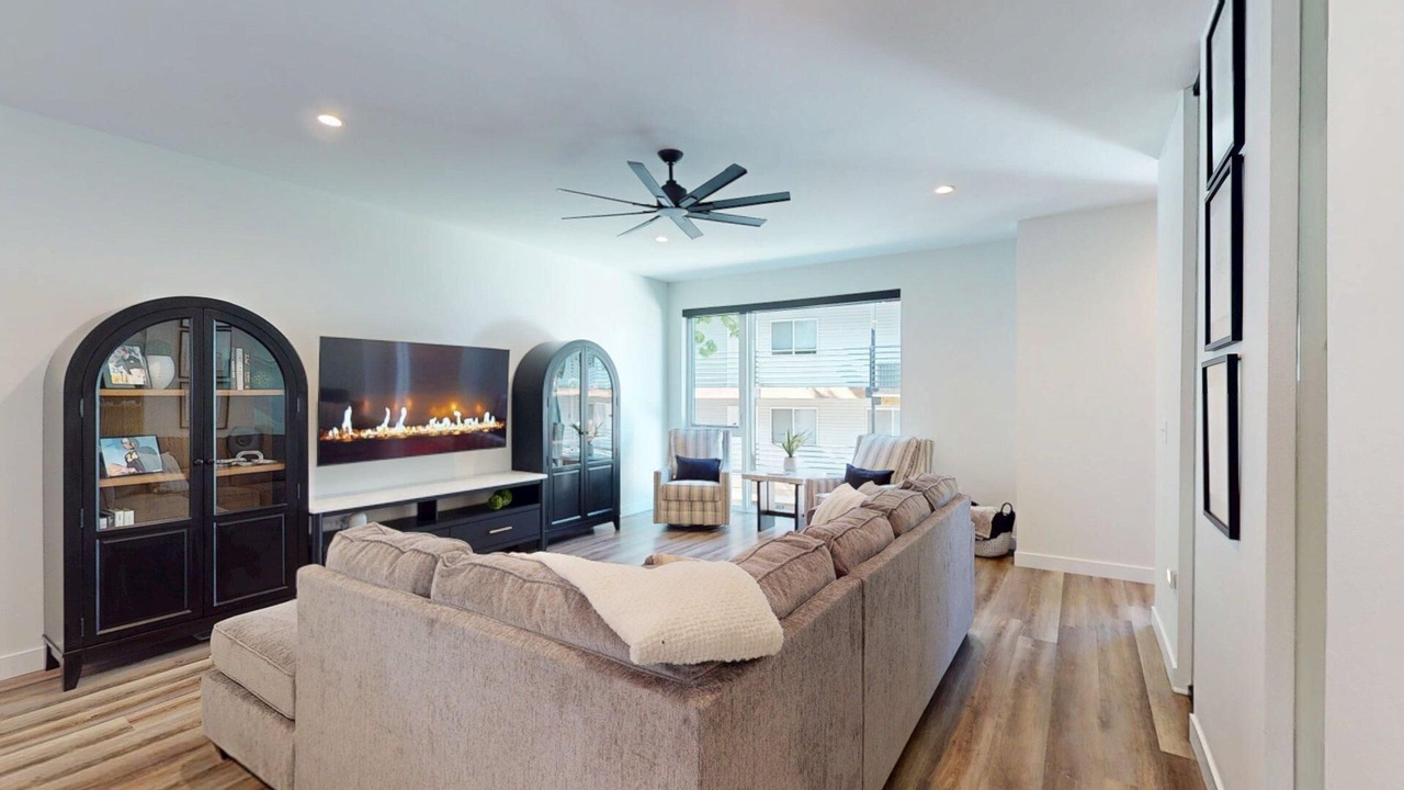 Photo of Livingroom in Iowa City