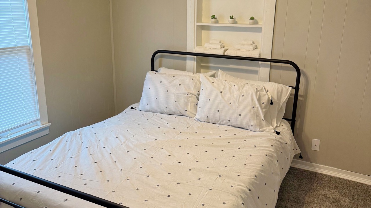 Photo of Bedroom in Winfield