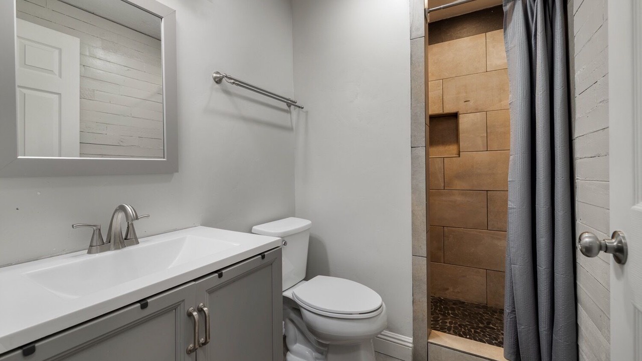 Photo of Bathroom in Naples