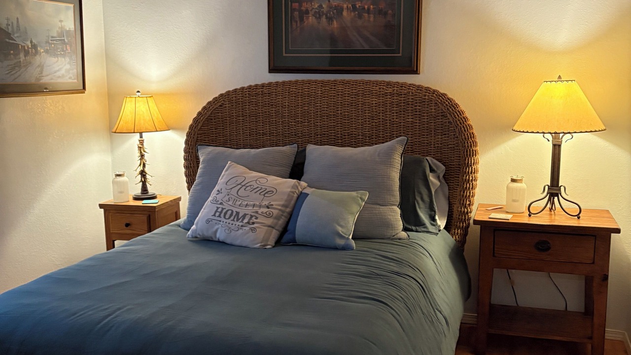 Photo of Bedroom in Grove