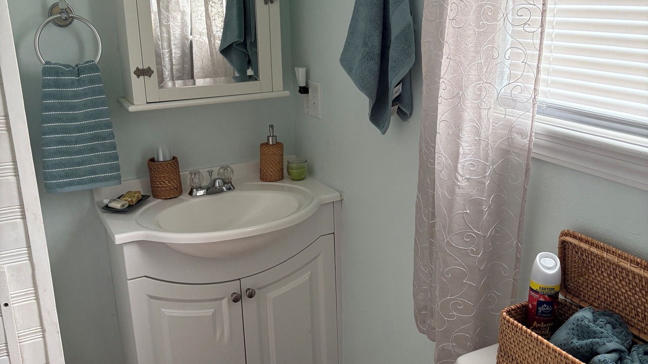 Photo of Bathroom in Grove