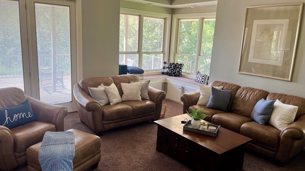 Photo of Livingroom in Missouri Valley