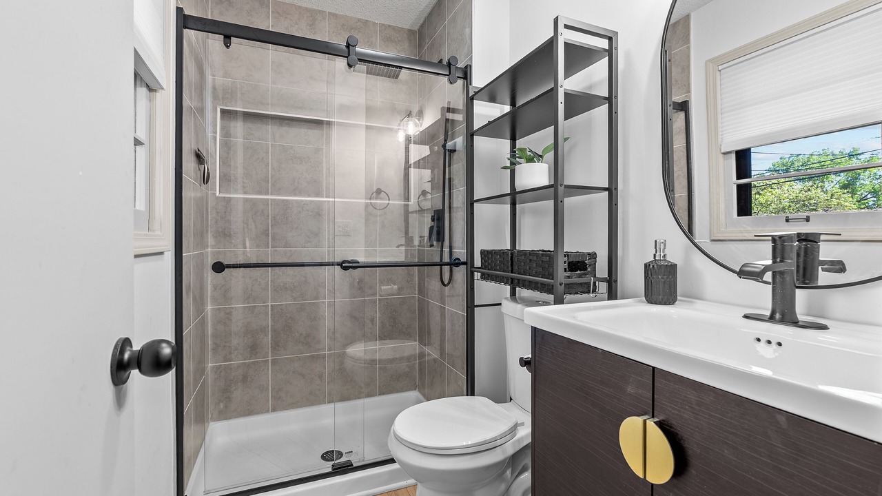 Photo of Bathroom in Lee's Summit