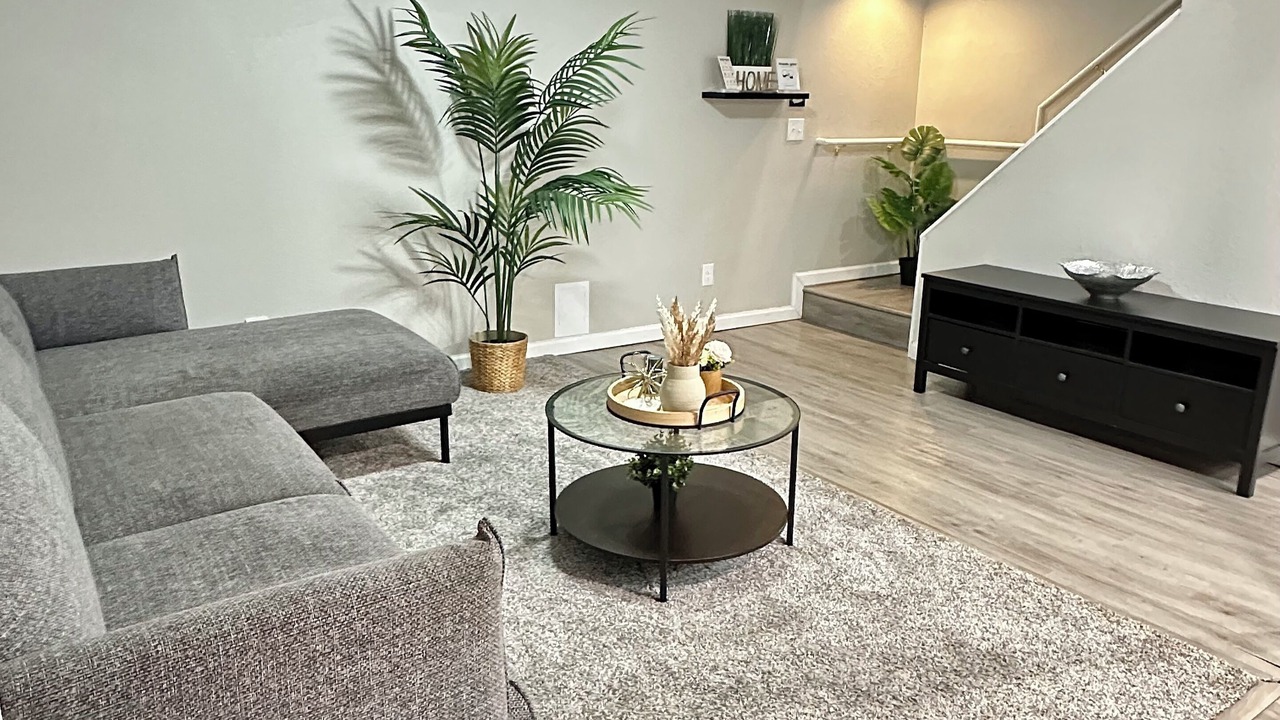 Photo of Livingroom in Dupont
