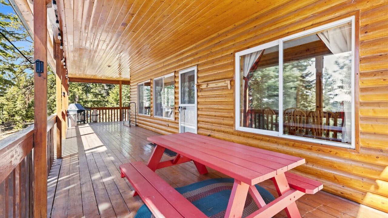 Photo of Outdoor in Meadow View Heights