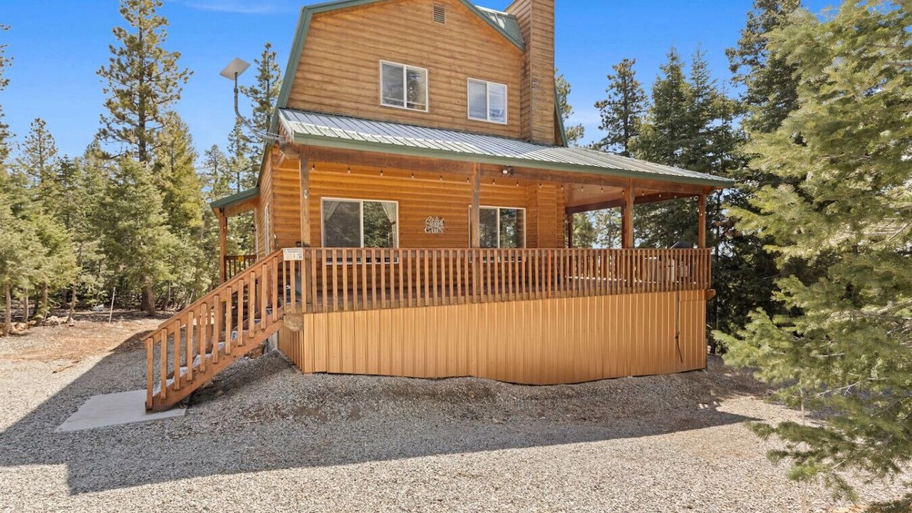 Photo of Outdoor in Meadow View Heights