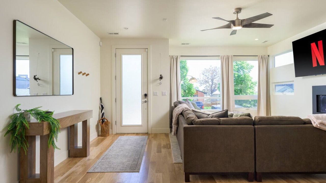Photo of Livingroom in Highland