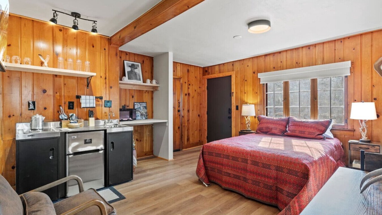 Photo of Bedroom in Colorado Springs