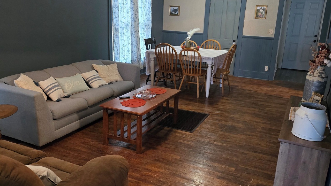 Photo of Livingroom in Herington