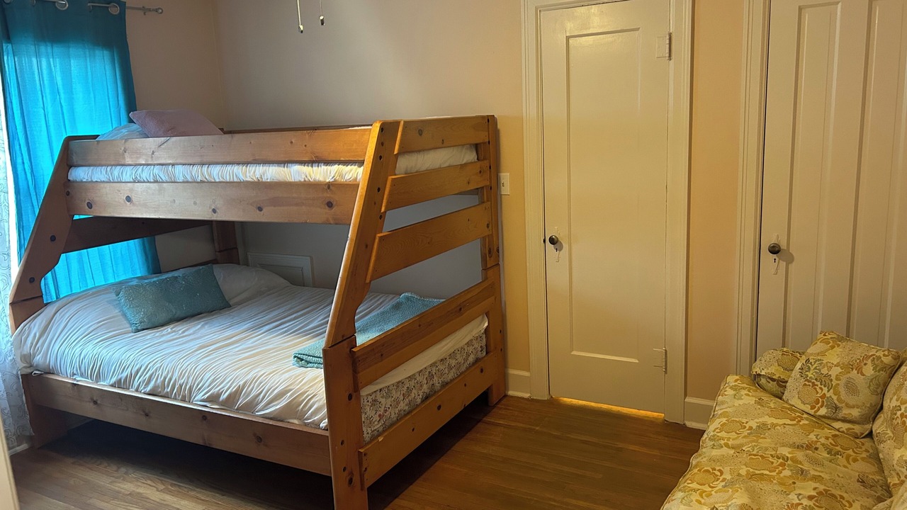 Photo of Bedroom in Sand Springs
