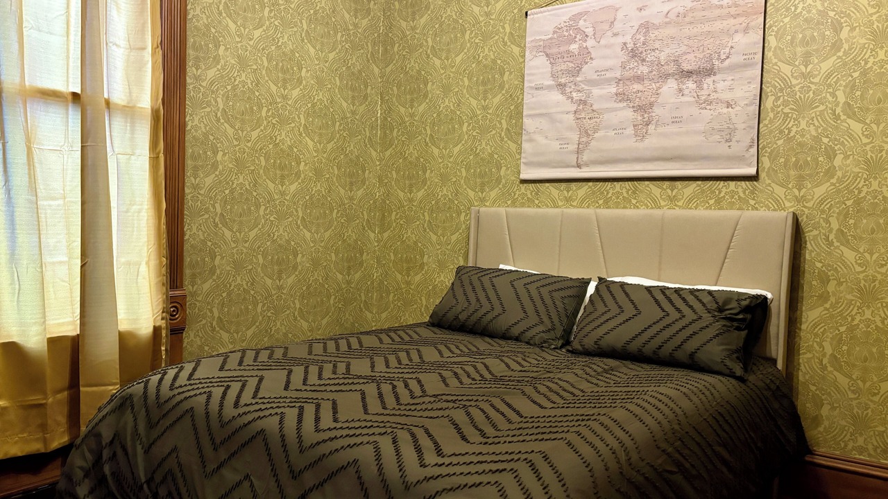 Photo of Bedroom in Yates Center