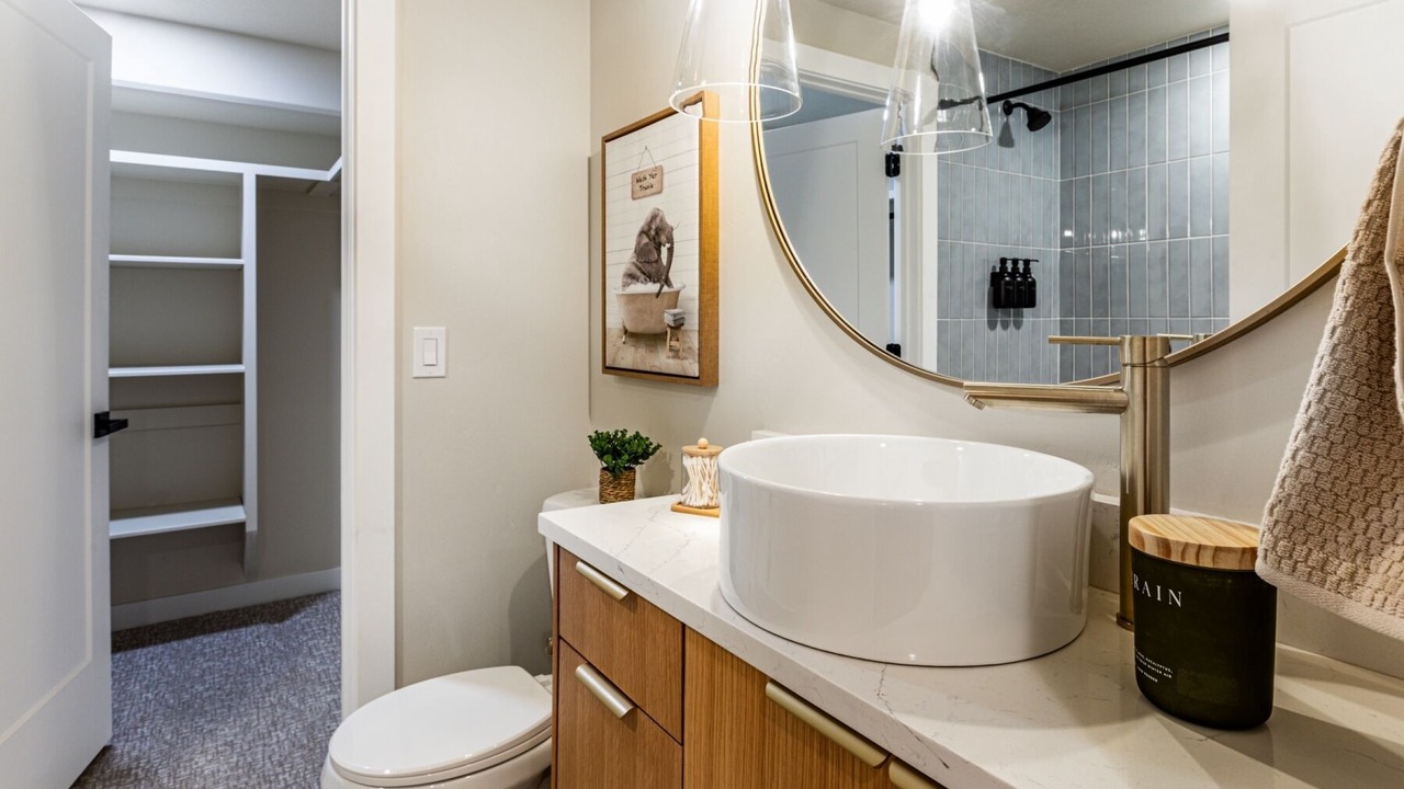 Photo of Bathroom in Sandy