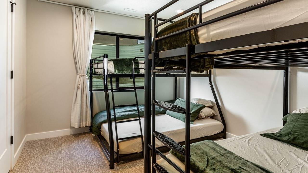 Photo of Bedroom in Sandy