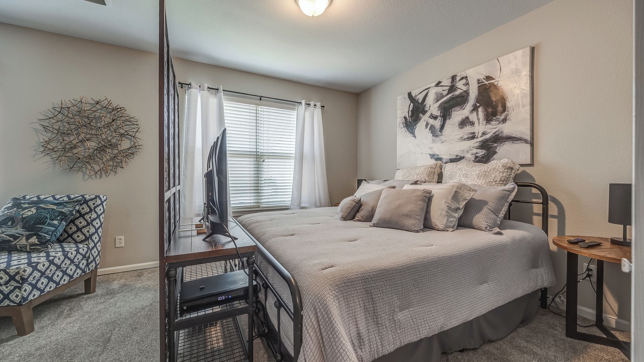 Photo of Bedroom in Wea