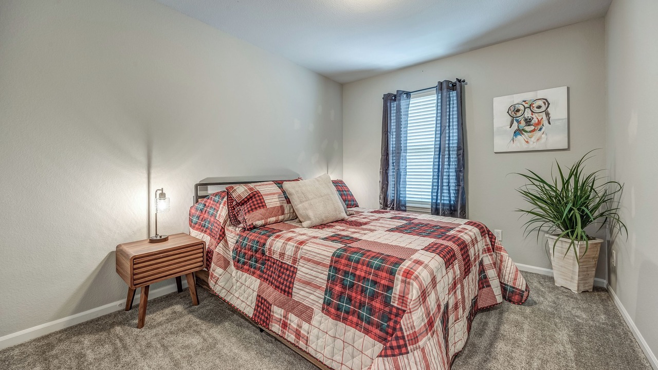 Photo of Bedroom in Wea