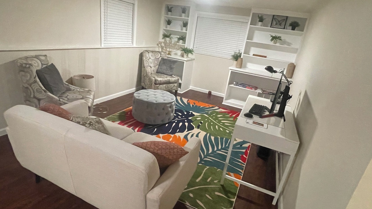 Photo of Livingroom in Aurora