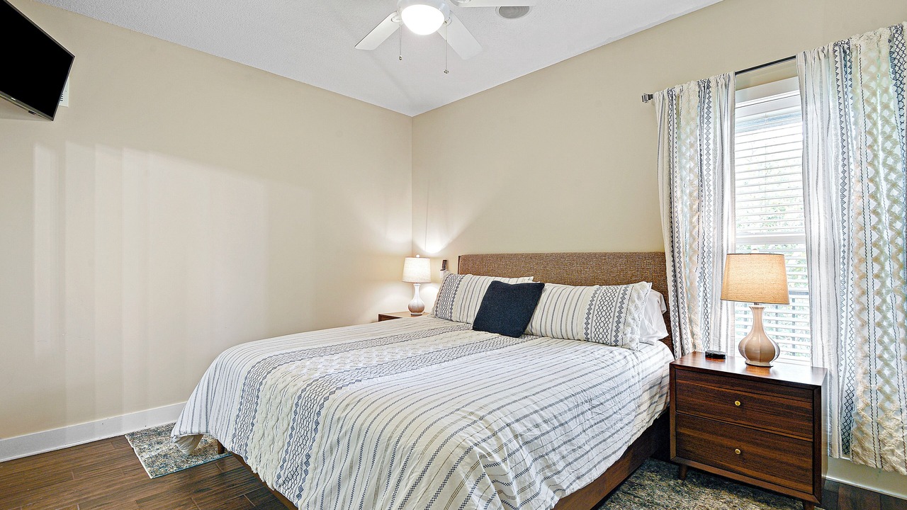 Photo of Bedroom in I-435 West KC-KS