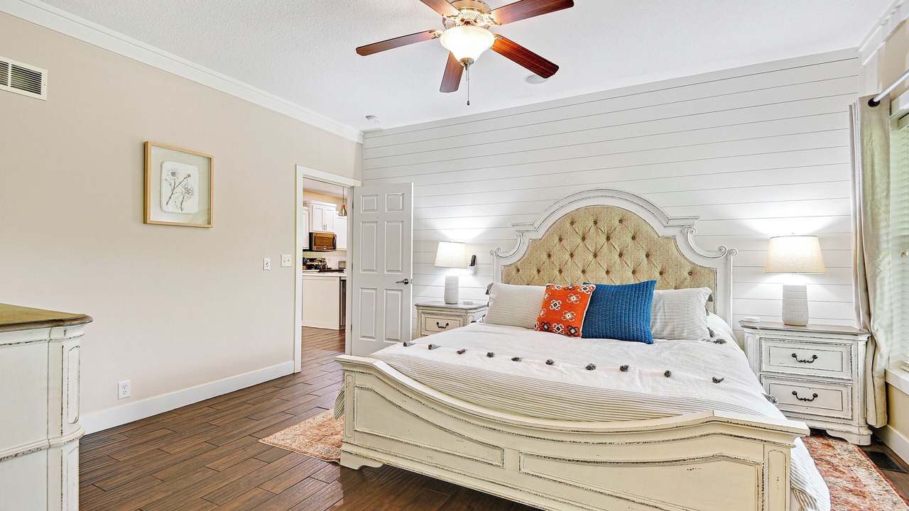 Photo of Bedroom in I-435 West KC-KS