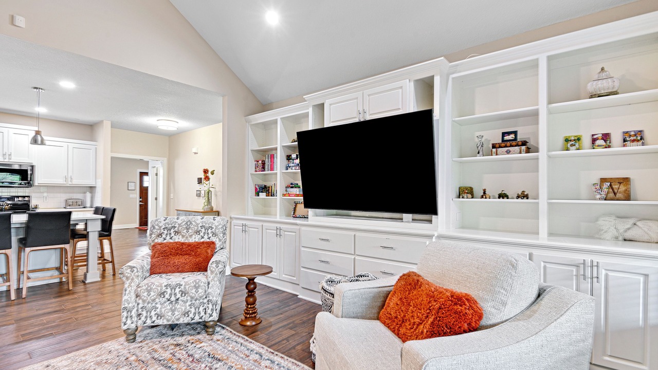 Photo of Livingroom in I-435 West KC-KS
