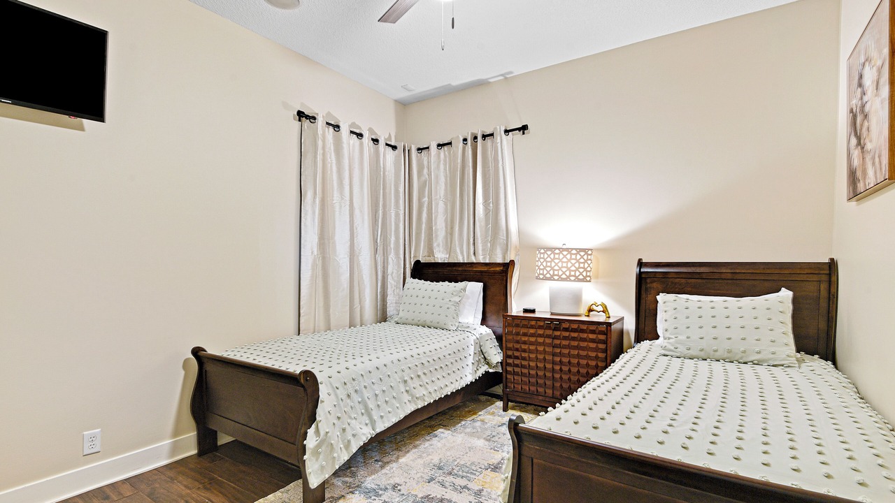 Photo of Bedroom in I-435 West KC-KS