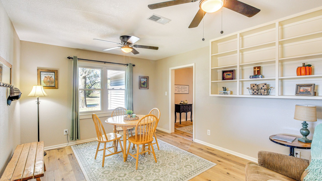 Photo of Livingroom in Drexel