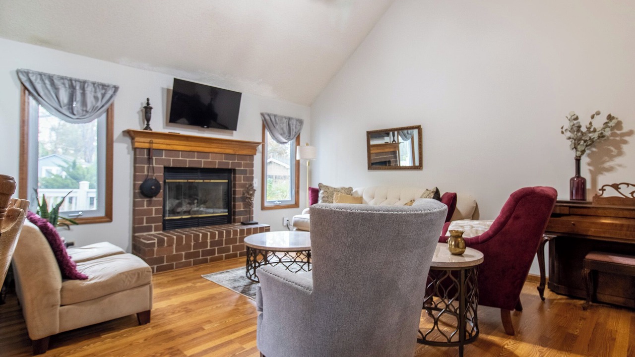 Photo of Livingroom in Lawrence