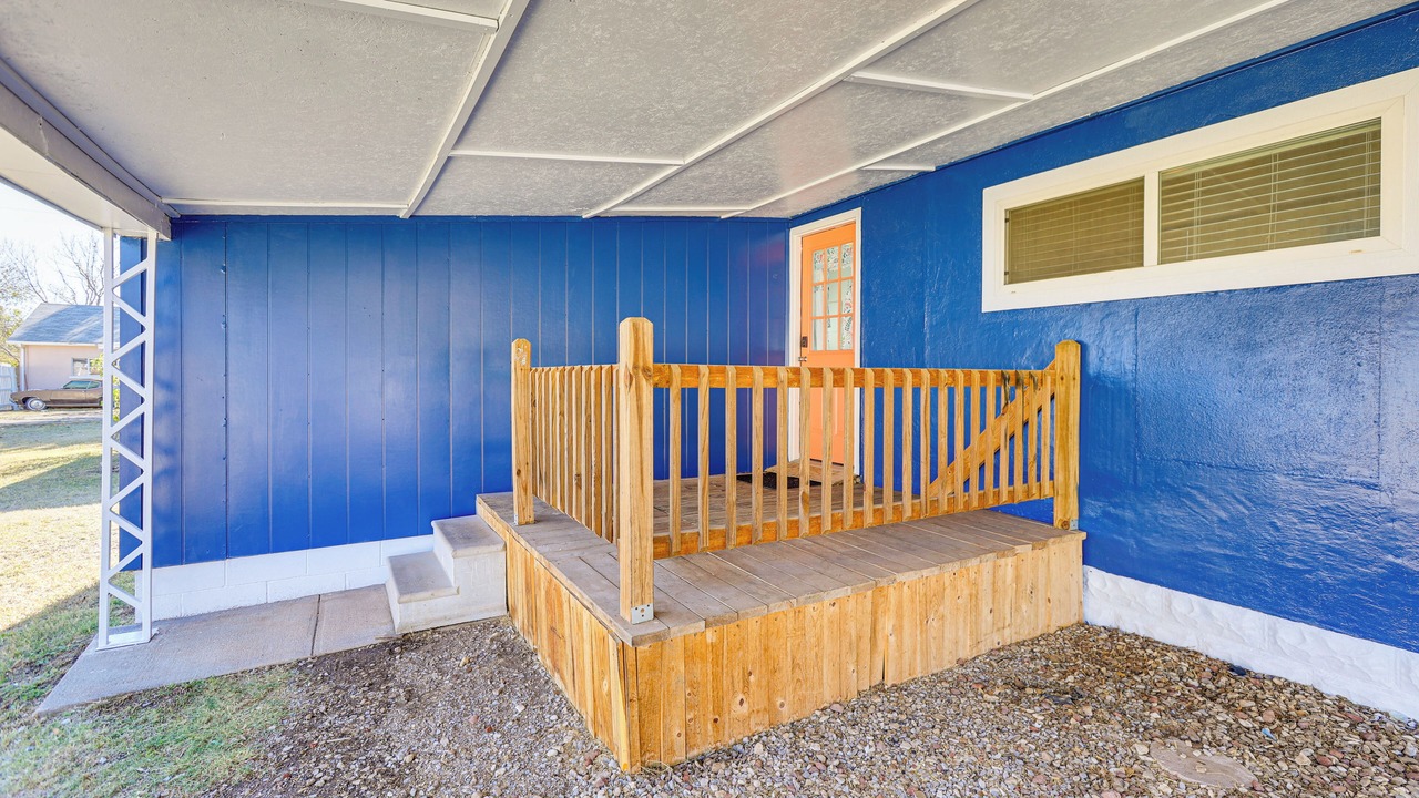 Photo of Patio Balcony in Kiowa