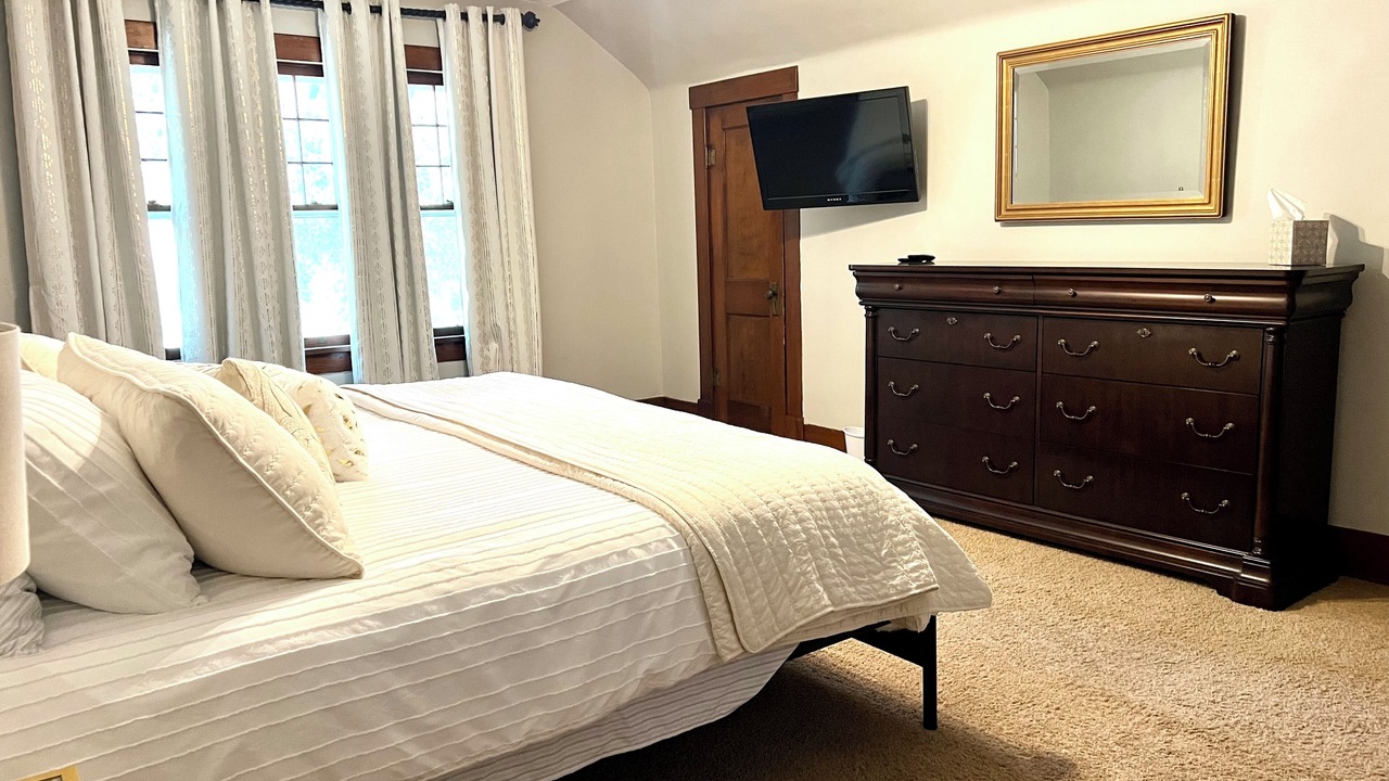 Photo of Bedroom in Salina