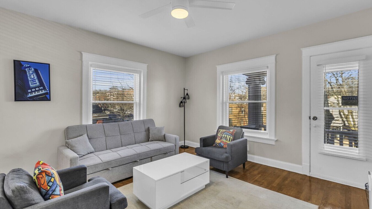Photo of Livingroom in South Hyde Park
