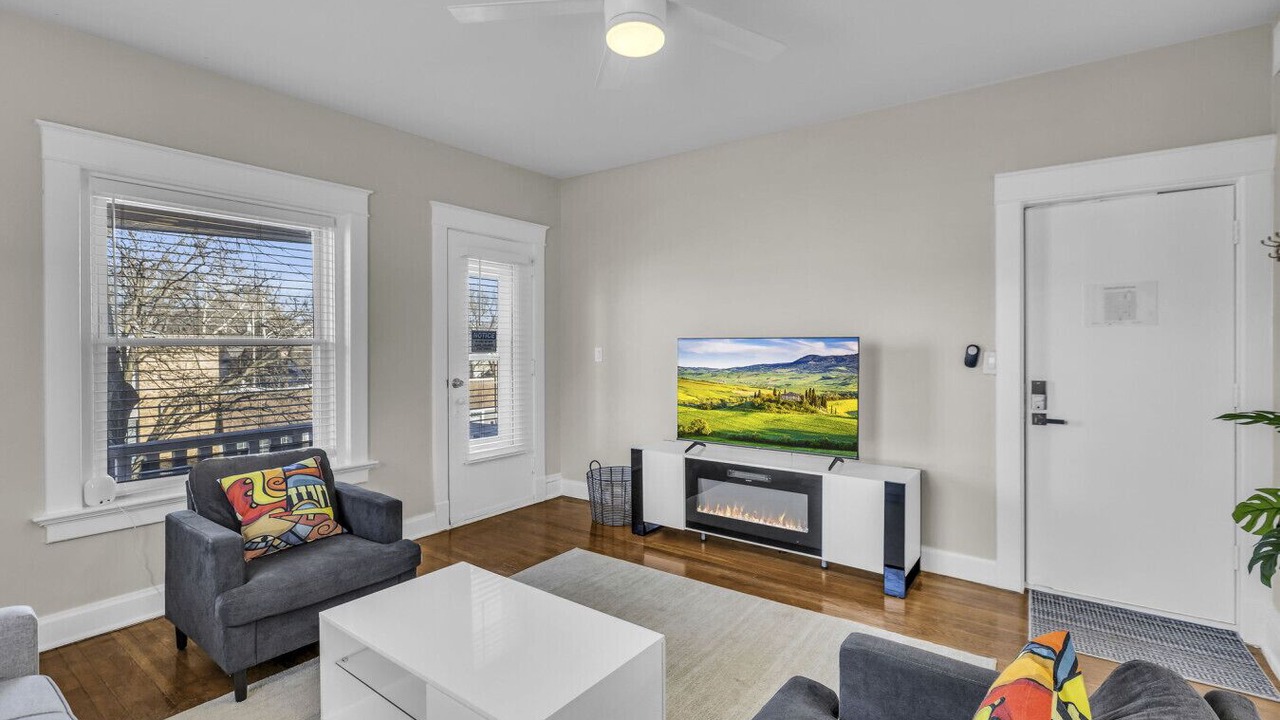 Photo of Livingroom in South Hyde Park