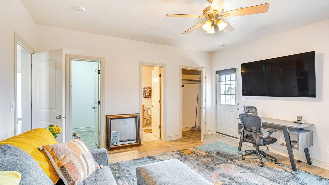 Photo of Livingroom in Eagle