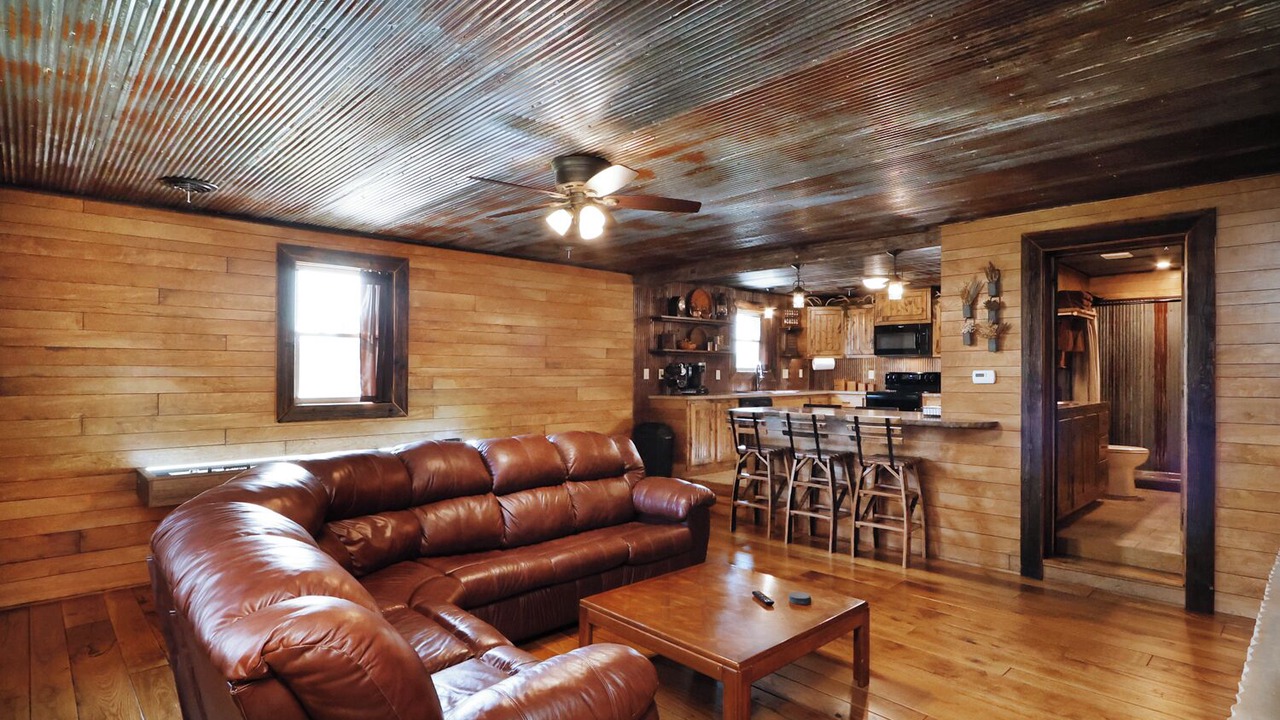 Photo of Livingroom in Grandview Plaza