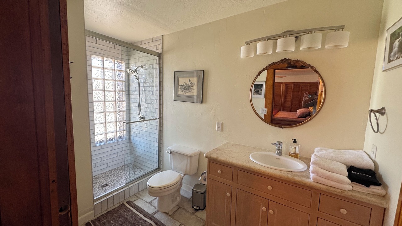 Photo of Bathroom in Aztec