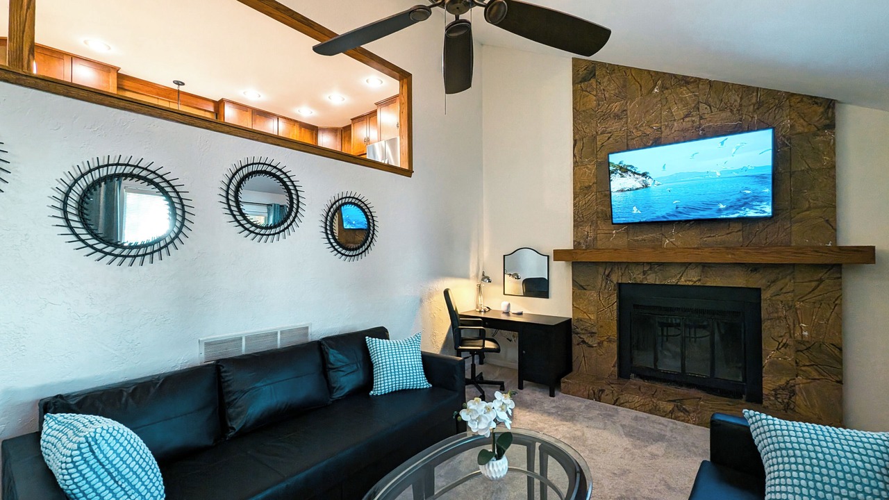 Photo of Livingroom in Overland Park