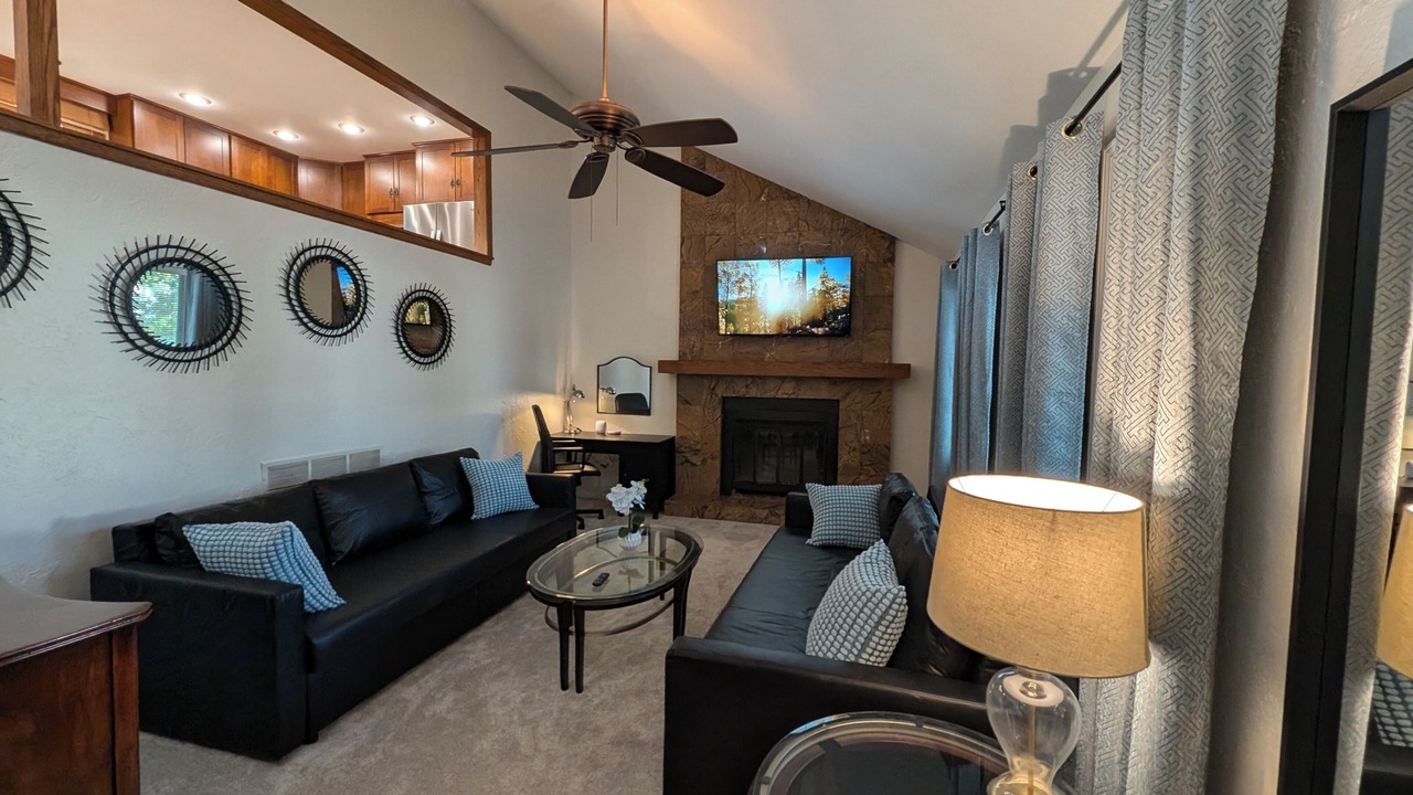 Photo of Livingroom in Overland Park