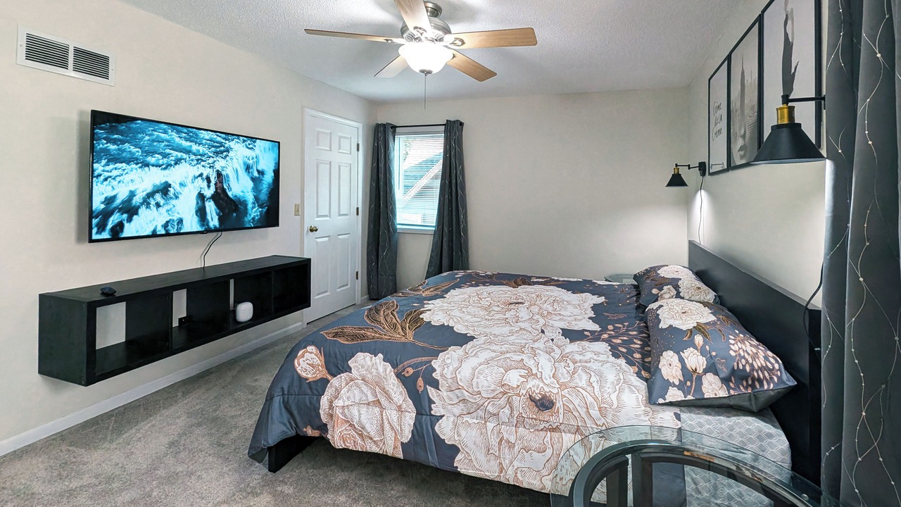 Photo of Bedroom in Overland Park