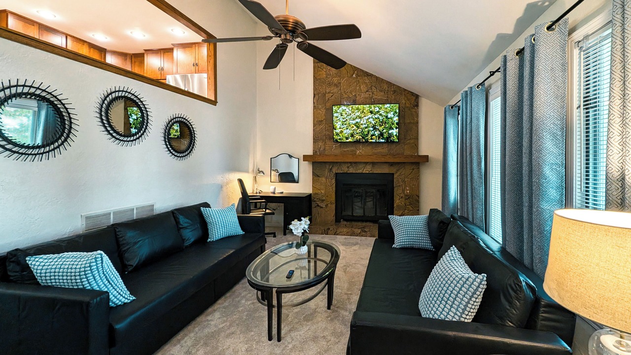 Photo of Livingroom in Overland Park
