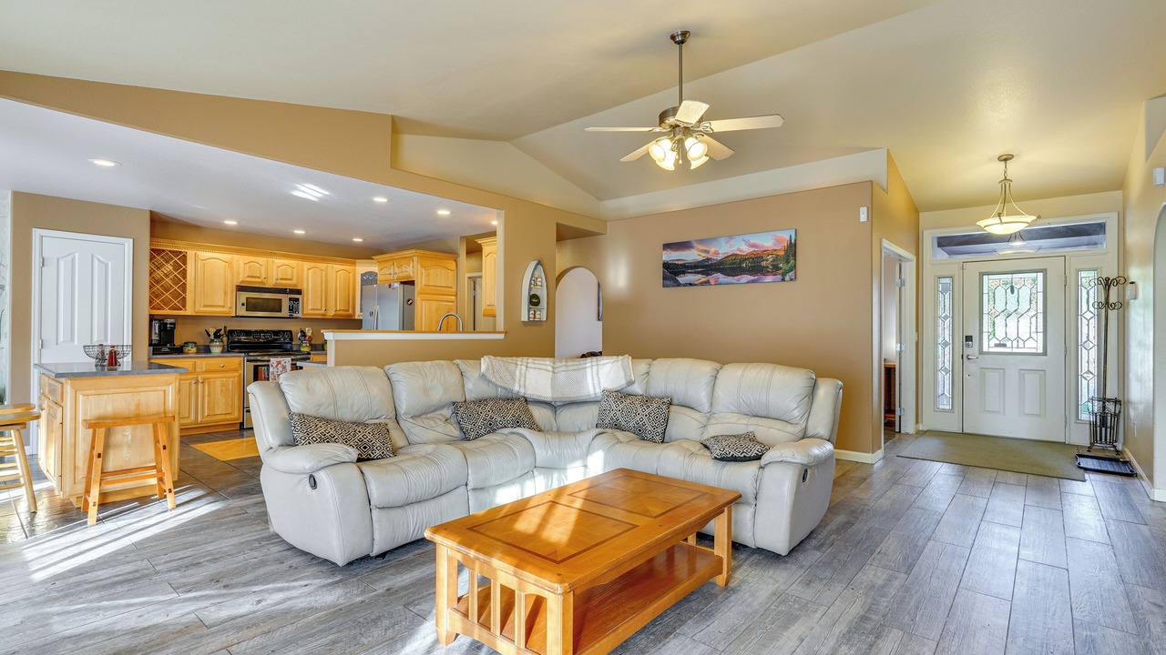 Photo of Livingroom in Pueblo West