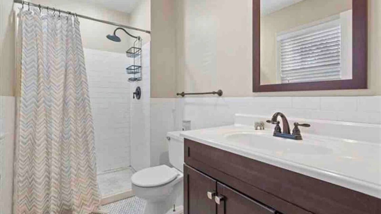 Photo of Bathroom in Nall Hills