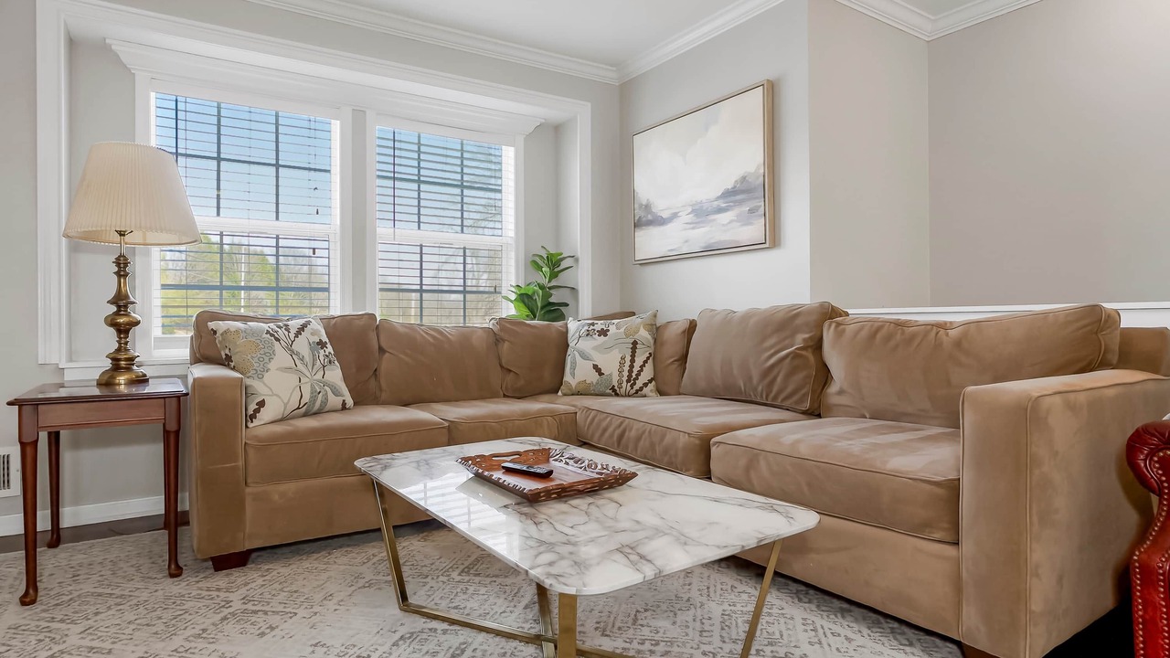 Photo of Livingroom in Nall Hills