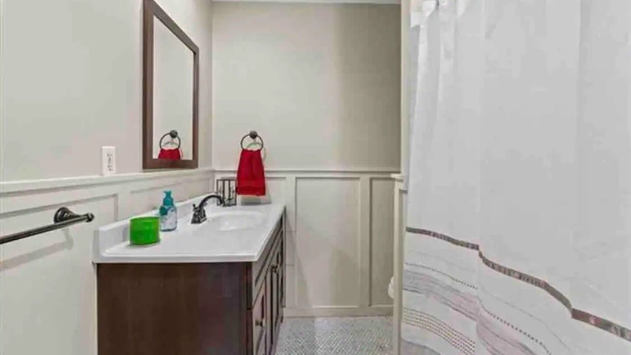 Photo of Bathroom in Nall Hills