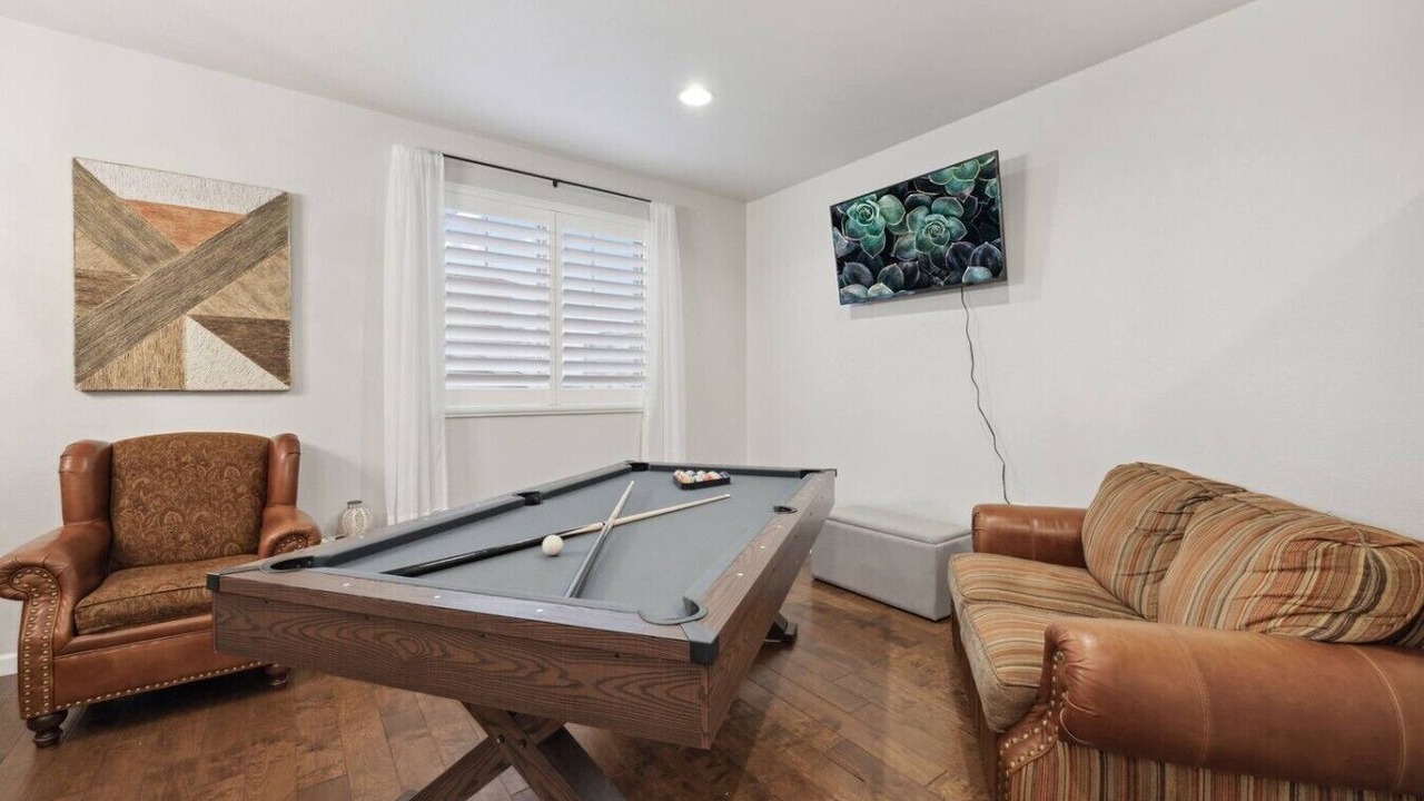 Photo of Livingroom in Centerra