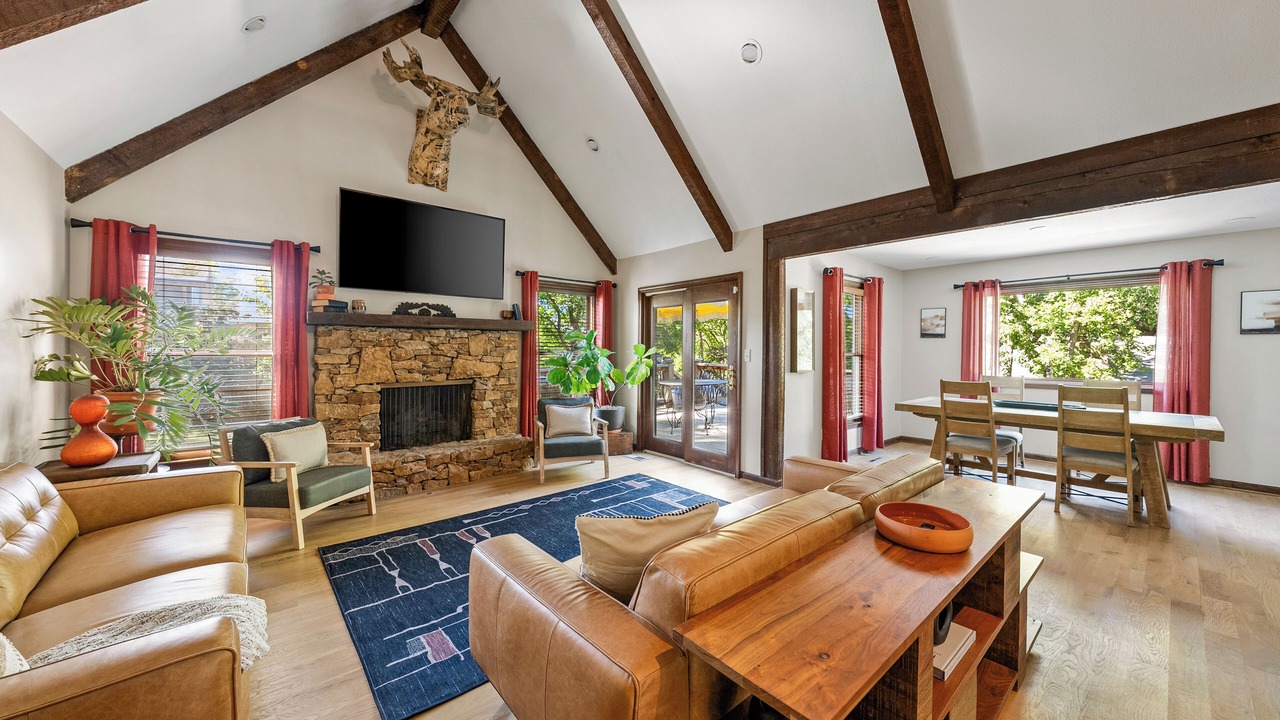 Photo of Livingroom in Merriam