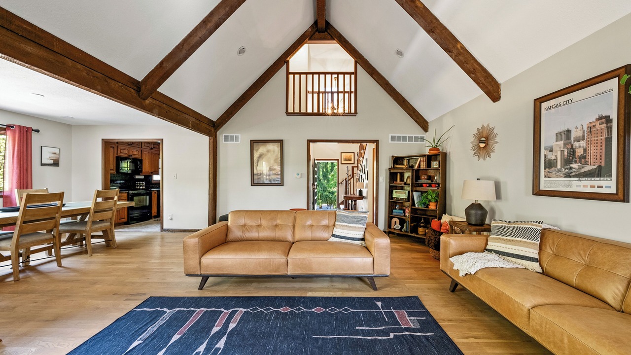 Photo of Livingroom in Merriam